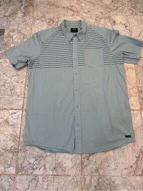 Oakley Shirt Mens L Blue Short Sleeve Casual Button
